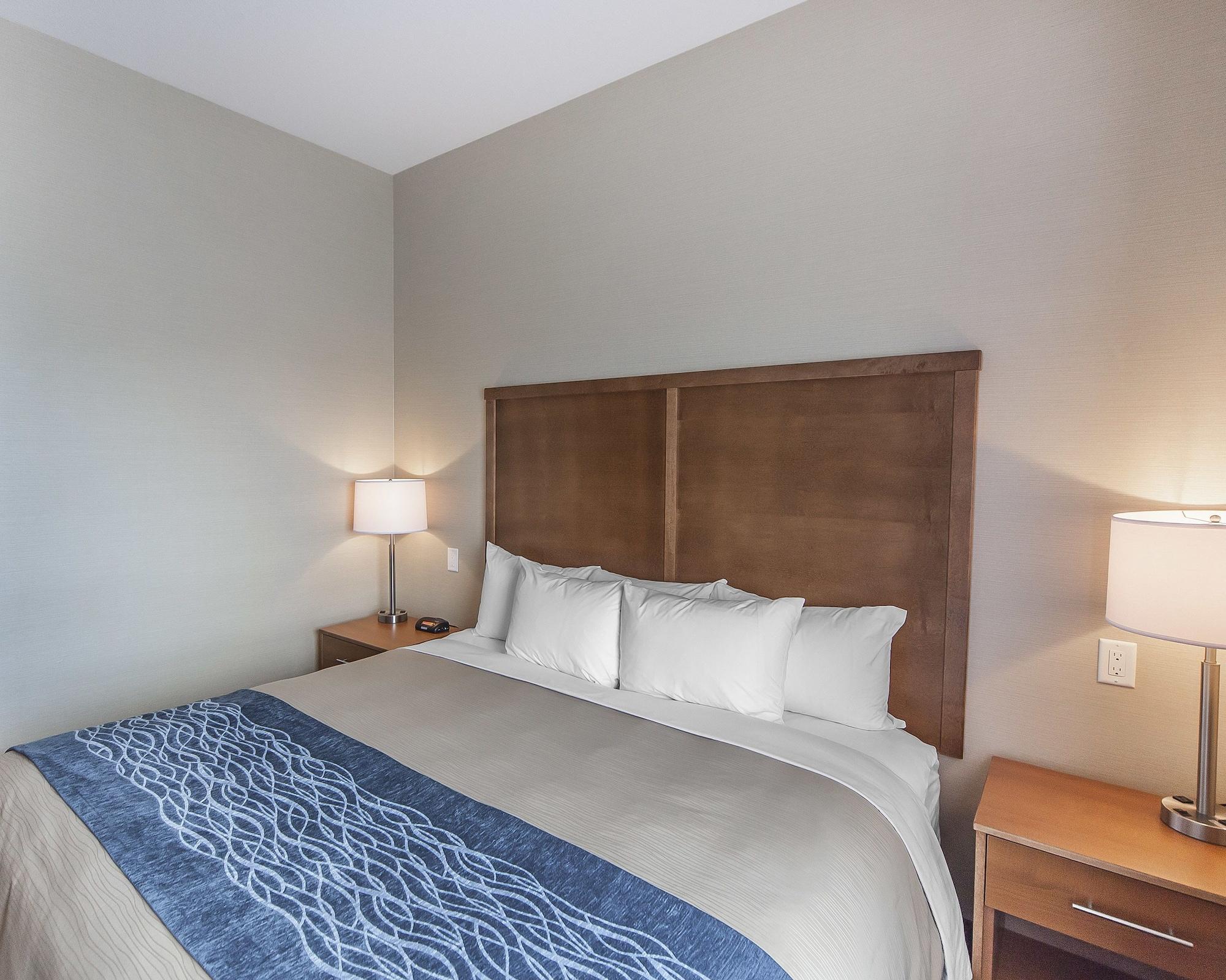 Comfort Inn & Suites Bonnyville Exterior photo