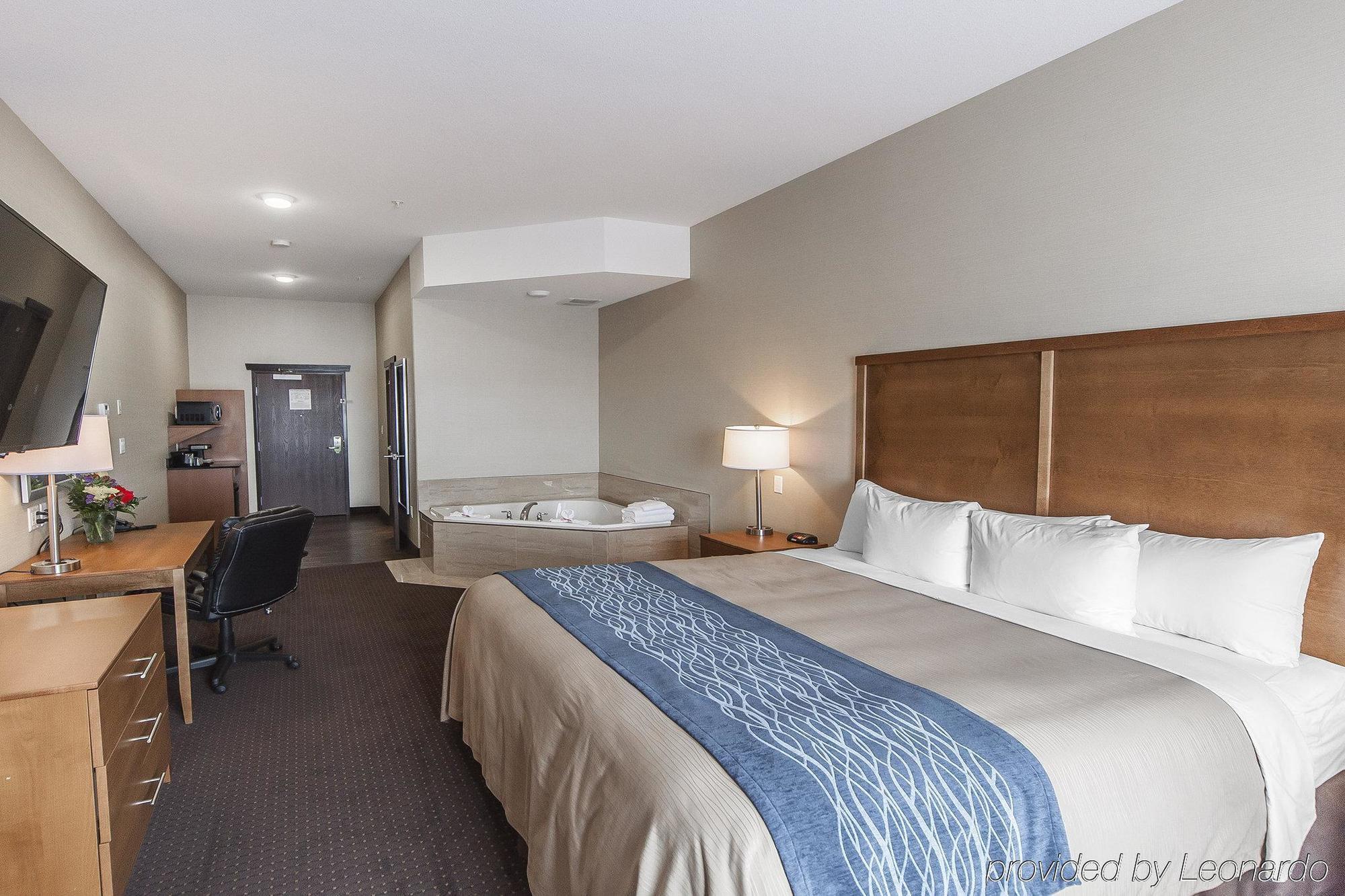 Comfort Inn & Suites Bonnyville Exterior photo